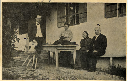 D. A. Stoecker's vor ihrem Reintaler Bauernhause mit Frl. Elis. Kähler, der Braut des Liz. Mumm, und mit P. M. Braun v. d. Jesuskirche.