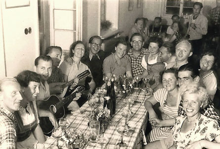 Ein fröhlicher Abend 1951 auf dem Reintalerhof