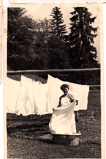 Großer Waschtag auf dem Reintaler Hof um 1954