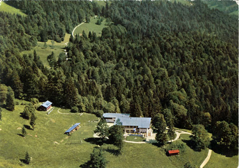 Eine Luftaufnahme des Reintaler Hofs um 1963.